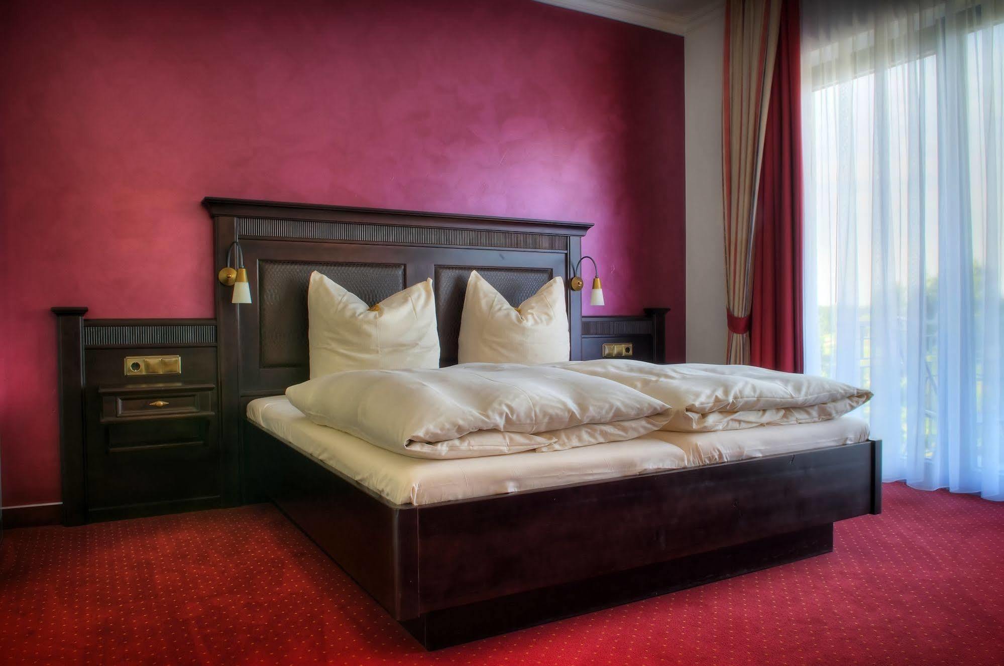 Hotel Till-Moyland Garni Экстерьер фото